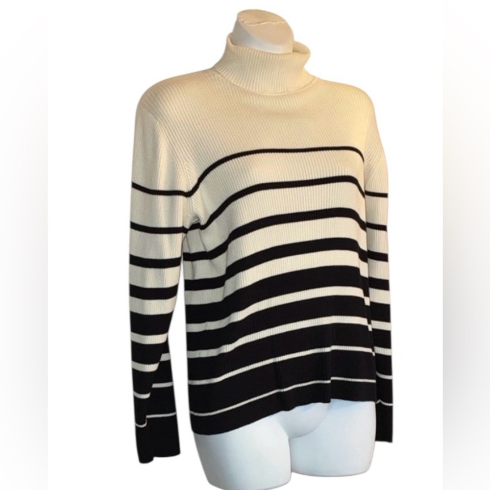 Charter Club Turtleneck Sweater Women's Petite Large, Black White Stripes. Euc